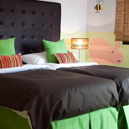 Villa1 *